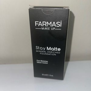Stay Matte foundation